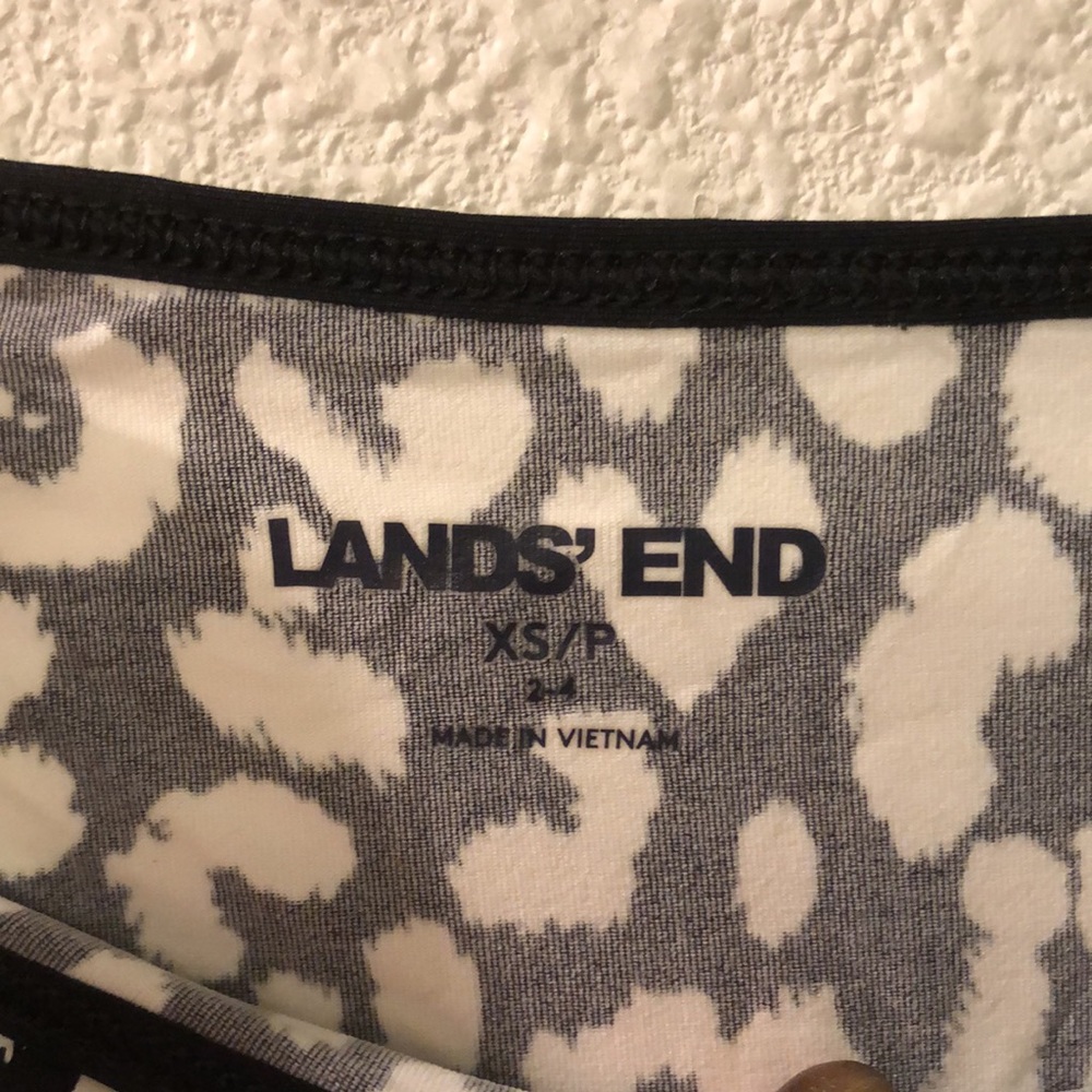 Land’s End Rash Guard with boatneck and 3/4 length sleeve - Picture 2 of 5